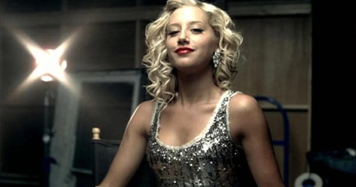 Otra actriz de Disney se animó a posar en bikini Infobae