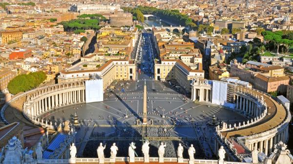 Plaza de San Pedro, en el Vaticano, vista desde la cúpula de la Basílica (Shutterstock)