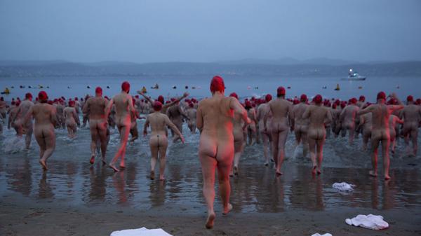 En la isla subantártica australiana Macquarie los expedicionarios se bañaron desnudos. (EFE)