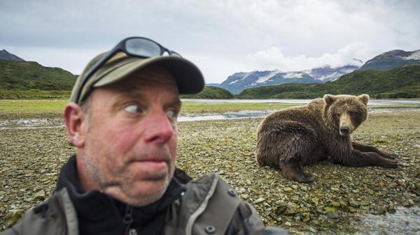 Una selfie con un oso pardo