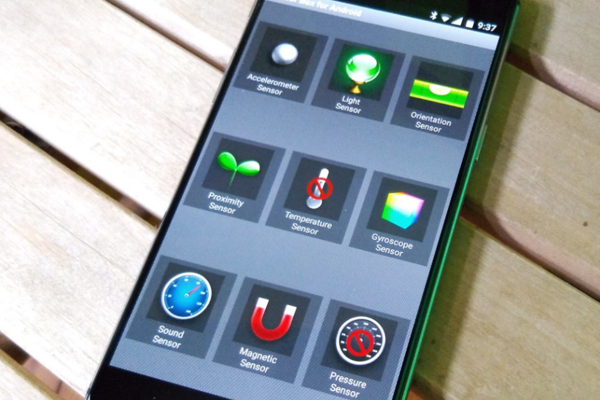 La aplicación Sensor Box muestra un recuadro con los sensores que tiene el smartphone (Google Play Store)