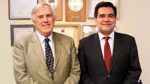 Horacio Castagnola, director General de la DGI y el director del Servicio de Impuestos Internos de Chile