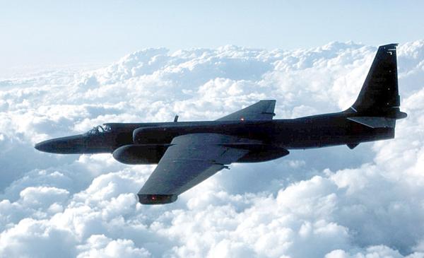Un avión espía U-2 en vuelo