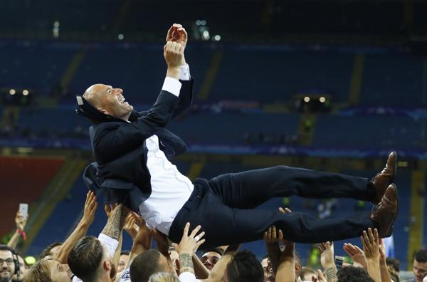 Zinedine Zidane reemplazó al español Rafael Benítez, anteriormente dirigió la filial del Real Madrid