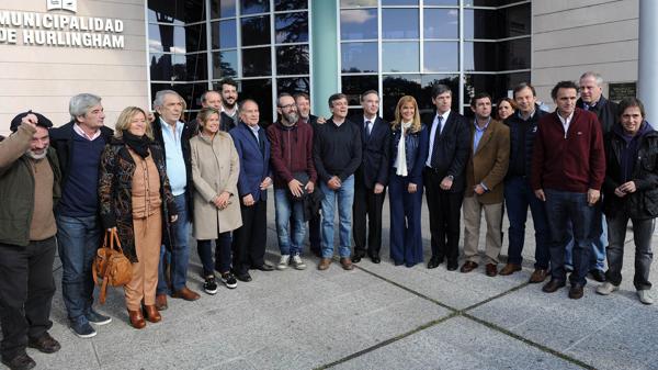 Intendentes peronistas del Conurbano se verán esta tarde en Florencio Varela