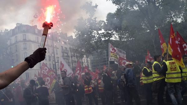 Las protestas contra la reforma laboral se iniciaron en marzo (AFP)