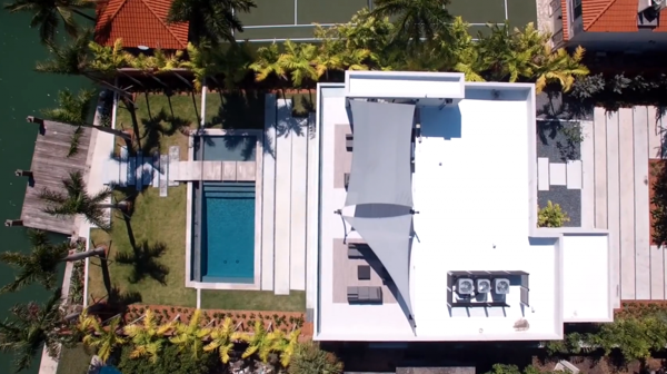 La mansión que Mayweather compró en Miami vista desde el cielo