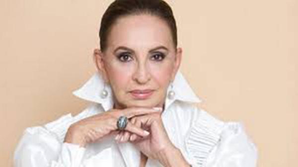 La ex reina de belleza sufrió la afección mientras dormía y se encuentra bajo sedación