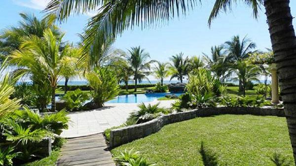 A Baldetti le regalaron una casa en un lujoso complejo hotelero de la isla caribeña de Roatán.