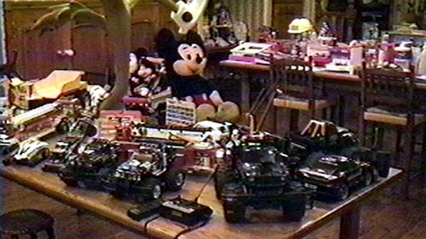 Un paraíso para los niños. Autos a control remoto, Mickey Mouse y todo tipo de juguetes: una tentación para cualquier menor