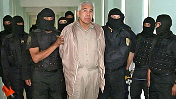 La madrugada del 3 de agosto de 2013, Caro Quintero fue liberado por un error procesal en su condena. Está prófugo