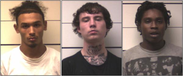 Los sospechosos detenidos con un arma (Departamento de Policía de O’Fallon)