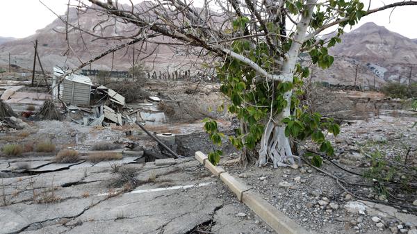 El paisaje en las cercanías del mar Muerto se va modificando a un ritmo alarmante (AFP)