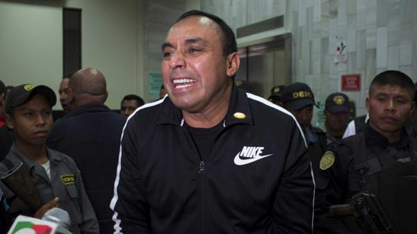 Byron Lima fue condenado junto a su padre, también militar, y a otro sacerdote por el crimen de un obispo en 1998 (AP)