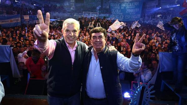 Una postal de la campaña que Domínguez y Fernando Espinoza protagonizaron en el 2015 (NA)