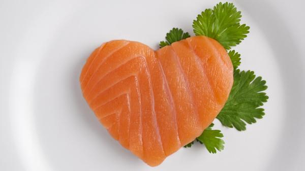 El omega-3 posee múltiples beneficios, entre ellos mejorar la condición del corazón (Shutterstock)