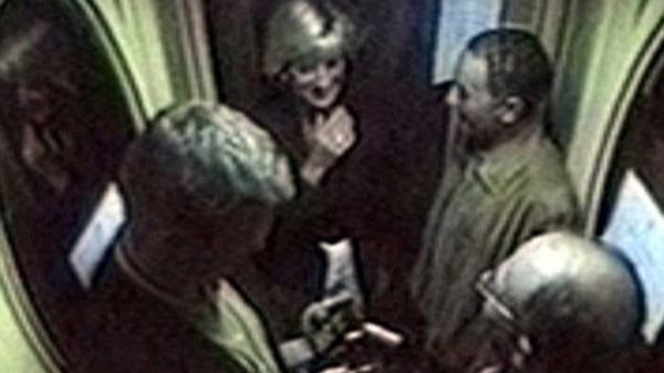 Diana con Dodi al Fayed y su cuerpo de seguridad