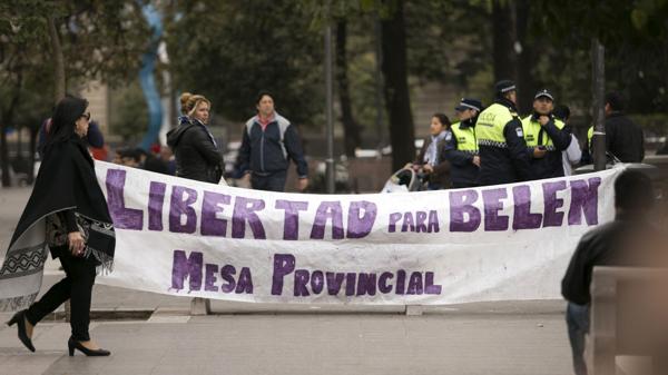 Manifestación en apoyo frente a la Secretaría de Estado de Gobierno y Justicia de Tucumán (Julio Pantoja)