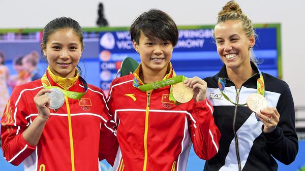 He Zi alcanzó la medalla de plata(EFE)