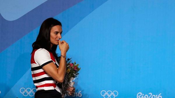 Isinbayeva posee el actual récord mundial de salto con garrocha (AFP)