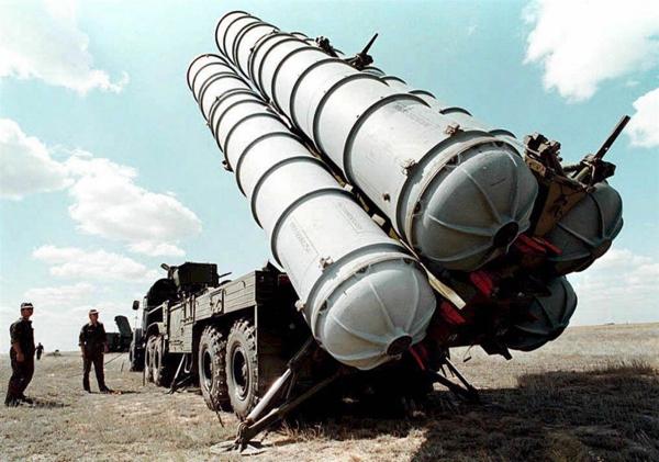 Los sistemas antimisiles de Rusia y el armamento ofensivo se exportan a sus países aliados, como Irán