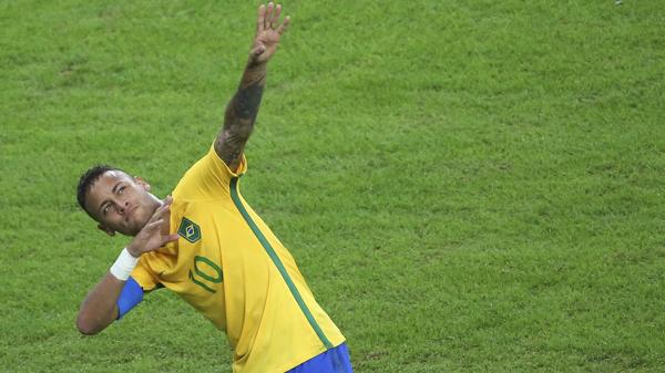Con un golazo de Neymar de tiro libre, Brasil se puso en ventaja frente a Alemania (Reuters)