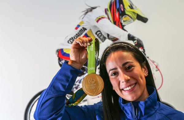La ciclista Mariana Pajón obtuvo la de oro para Colombia (EFE)