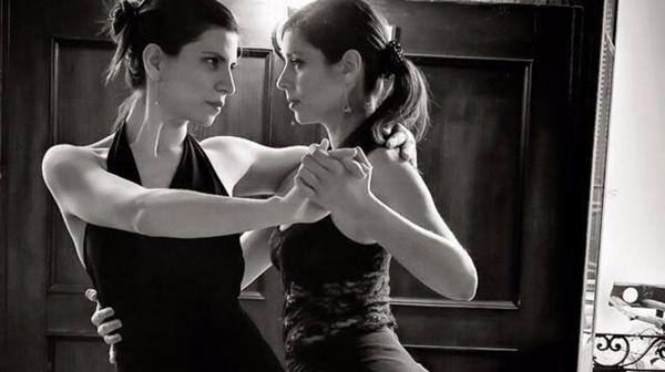 Celeste Rodríguez y Paula Maldonado durante una edición del Festival de Tango Queer en Buenos Aires (Karina Macchioli)