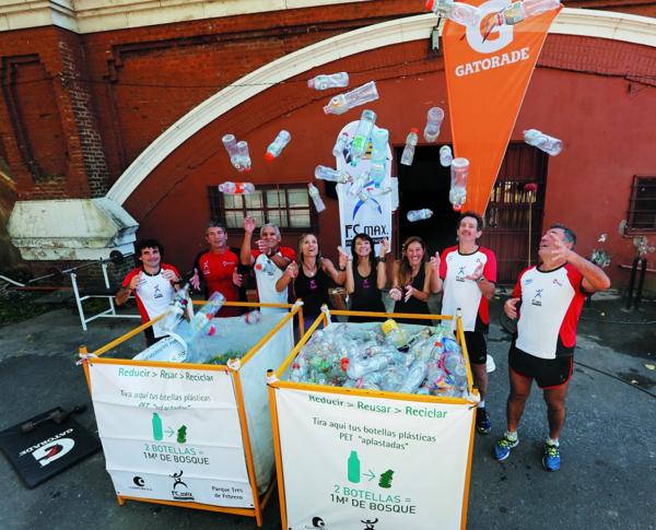 Los runners ya recolectaron en cuatro años cuatro toneladas de botellas de plástico