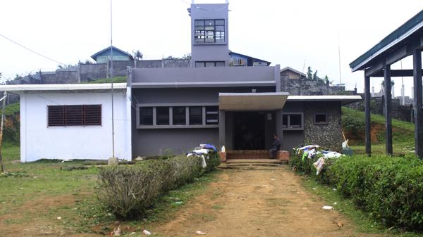 La cárcel de la que se fugaron ocho terroristas y otros 20 detenidos (AFP)
