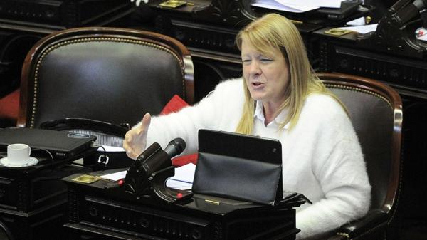 Salvai consideró a Margarita Stolbizer como una dirigente muy útil para la evolución de la Provincia (Télam)