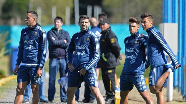 Funes Mori, Pratto, Mas y Dybala, en un entrenamiento de la Selección (NA)