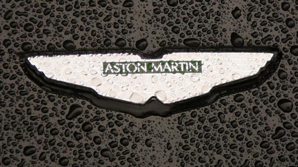 Las alas de Aston Martin hacen referencia a la velocidad y a los elementos egipcios