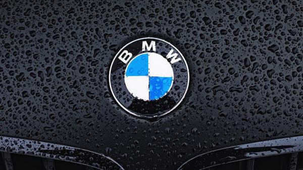 BMW: los colores de la bandera de Baviera y la historia sin definición de la hélice en movimiento