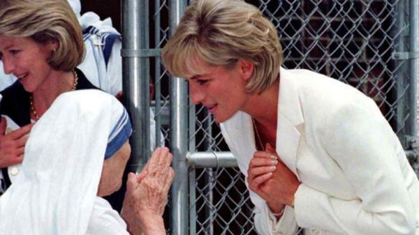 Madre Teresa junto con la princesa Lady Diana