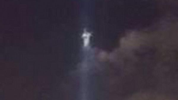 ¿”Ángel”, Jesús o un truco de edición?