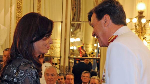 Cristina Kirchner junto a César Milani (Télam)