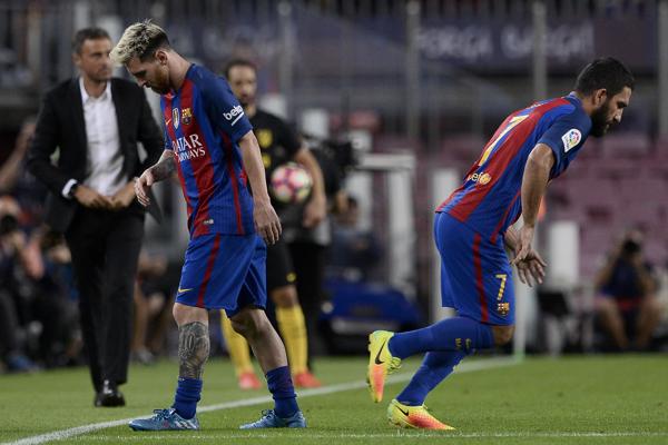 Barcelona salió lesionado del duelo del Barcelona ante Atlético Madrid (AFP)
