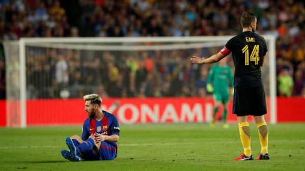 En su etapa en el Barcelona, Pep Guardiola le dio indicaciones sexuales a Lionel Messi para evitar problemas musculares (Reuters)