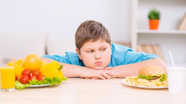 La obesidad infantil es uno de los temas que más preocupa a los especialistas en nutrición (iStock)