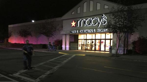 Un local de la cadena Macy’s en el “Cascade Mall” de Burlington (AP)