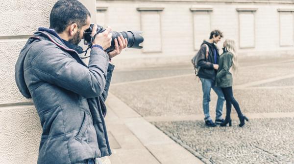 Los detectives privados realizan un arduo trabajo de investigación sobre el supuesto infiel (Istock)