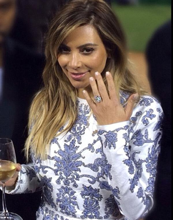 En 2013, Kenye West le regaló el primer anillo de compromiso a Kim Kardashian