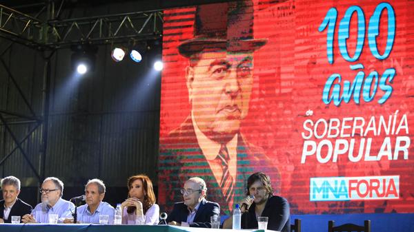 Gustavo López, Mempo Giardinelli, Sergio Palazzo, Cristina Kirchner, Leopoldo Moreau y Leandro Santoro