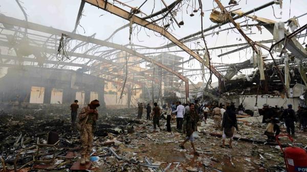 Al menos 140 yemeníes murieron por bombardeos sobre un funeral en Saná (AP)