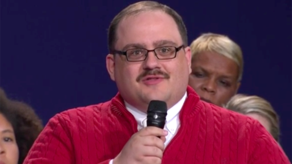 Kenneth Bone, el miembro del público que hizo la +última pregunta durante el debate entre Hillary Clinton y Donald Trump y se convirtió en celebridad de las redes sociales
