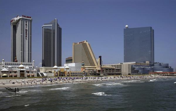 El Trump Taj Mahal es el último de los tres casinos que el magnate inmobiliario construyó en Atlantic City (AP)