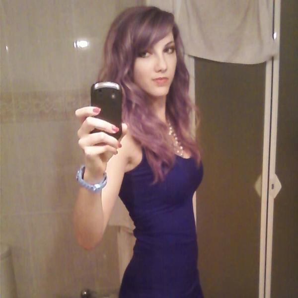 Mary Beth es muy sexy y ama las selfies (Facebook)