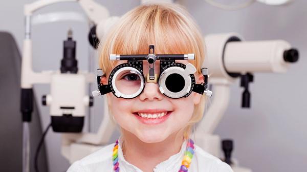 Es fundamental el control oftalmológico en niños (iStock)