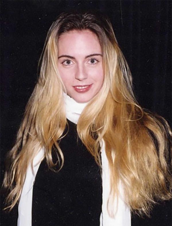 Mindy McGillivray en 2003